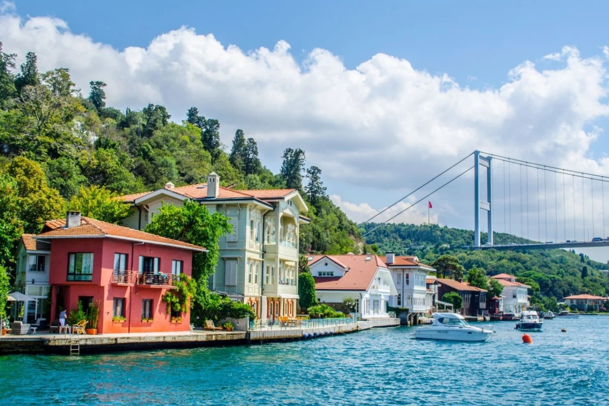 5 Ways to Experience the Bosphorus: From Classic Cruises to Private Yachts