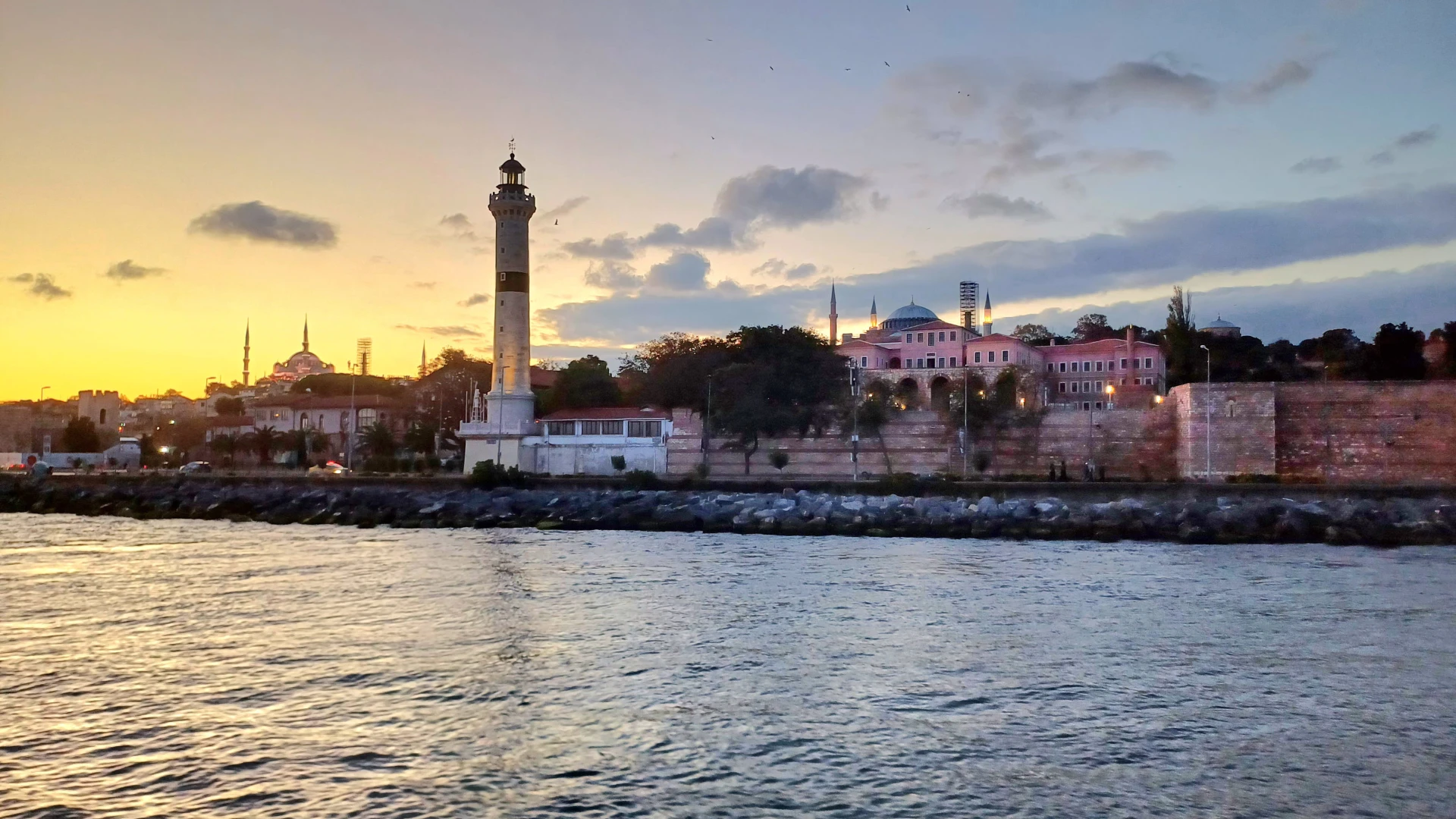 Ahırkapı Pier