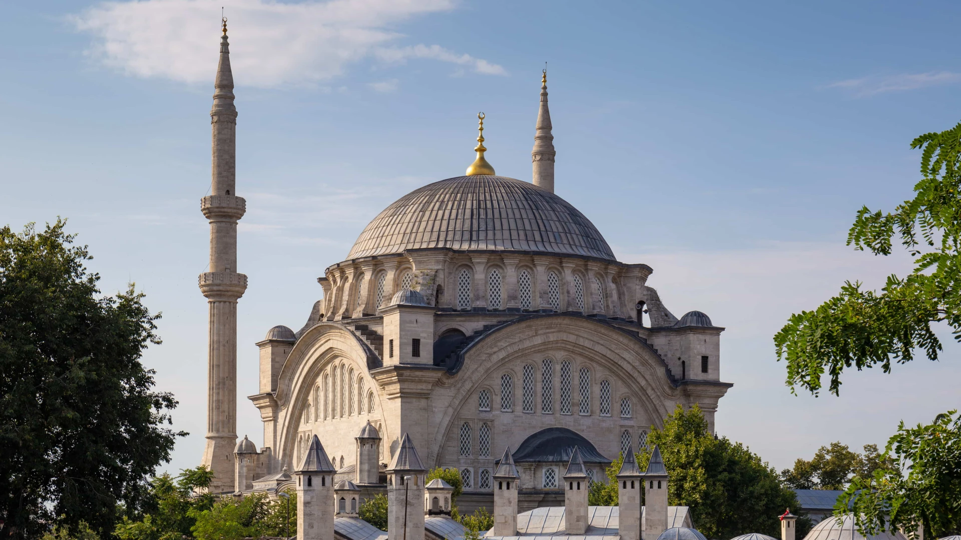 Nuruosmaniye Mosque