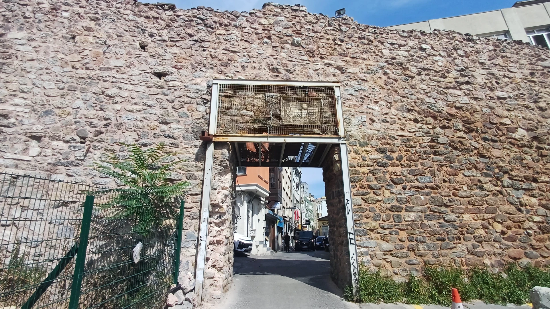 The Burnt Gate (Yanık Kapı)